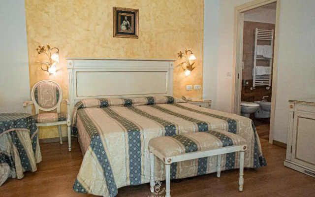 Viktoria Palace Hotel