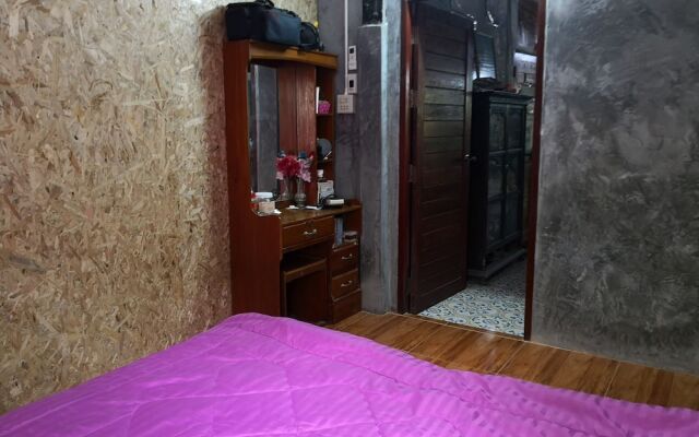 Baan Raiplaysoi Homestay