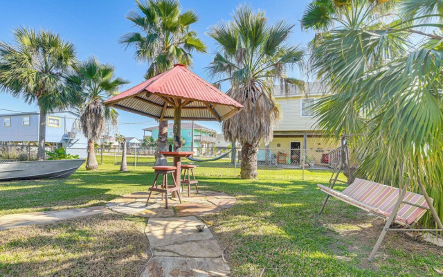 Private Pool, Deck & Patio: Galveston Oasis!