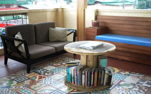 1 River Central Hostel