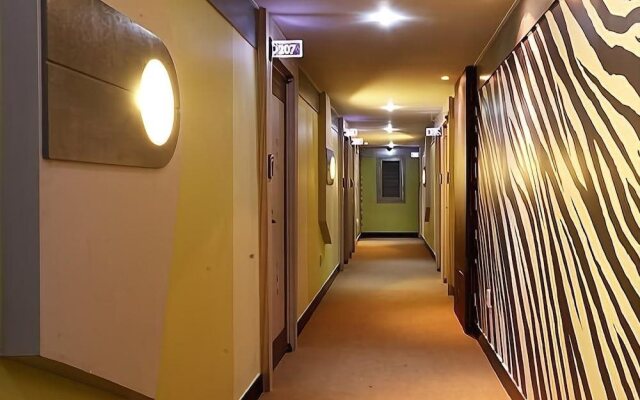 Starry Night Hotel