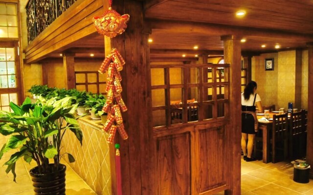 GreenTree Inn Luoyang Peony Square