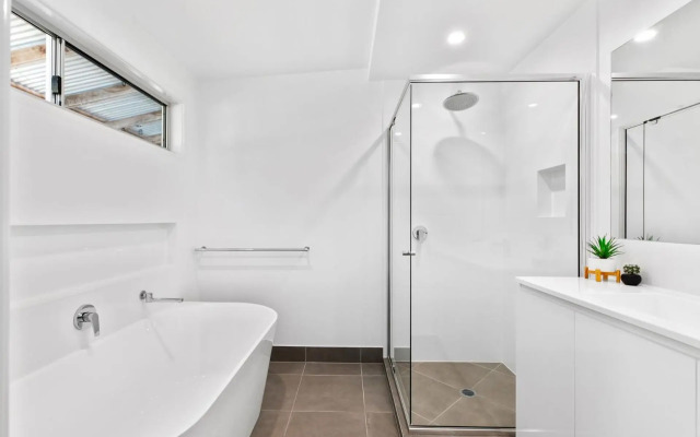 7 Depper Cosy Beach House in Central Sunshine Beach