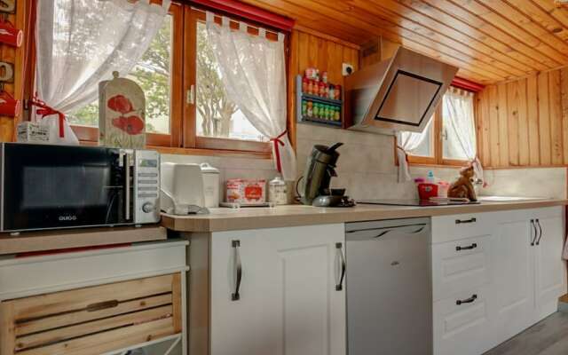 Comfortable House Boat in Homps with Roof Terrace