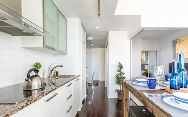 High-Rise Junior 2Br Condo downtown