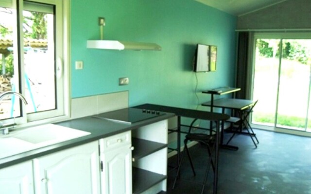 Studio in Pouydraguin, With Pool Access and Terrace