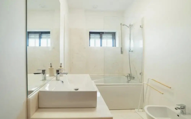 City Center Grand Apartment by Vacationy