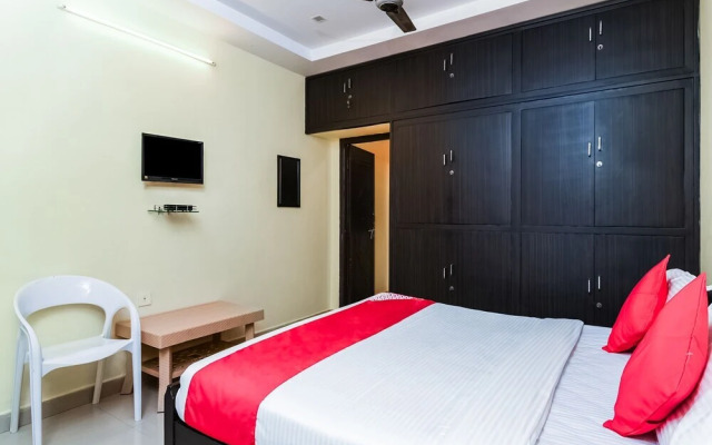 Royal Residential Lodge by OYO Rooms