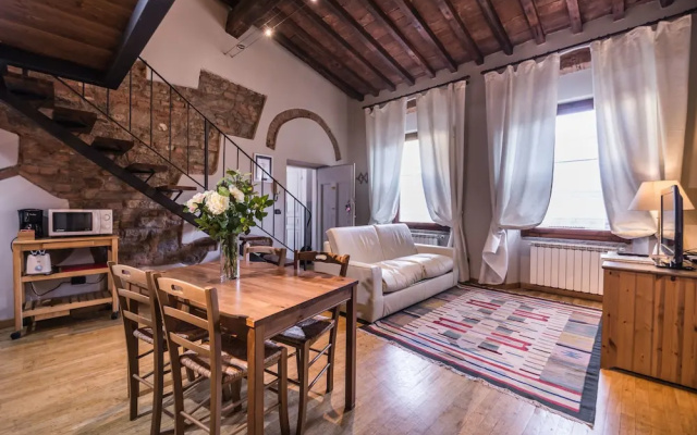 A Few Steps to The Duomo Perfect 1BD Apt