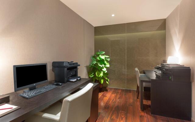 Crowne Plaza Wuxi Taihu by IHG
