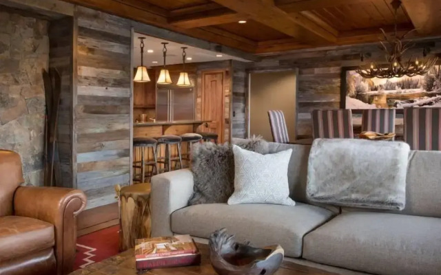 Bachelor Gulch Ritz-carlton 2 Bedroom Mountain Residence With Ski in, Ski out Access, Hot Tub, and Full Service Spa