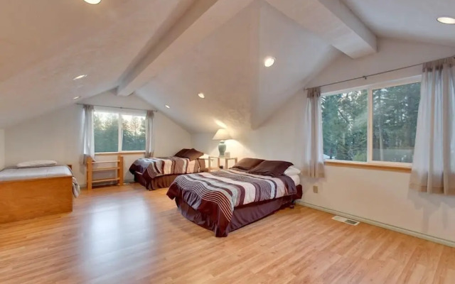 Sequoia Chalet 5 Bedroom Home