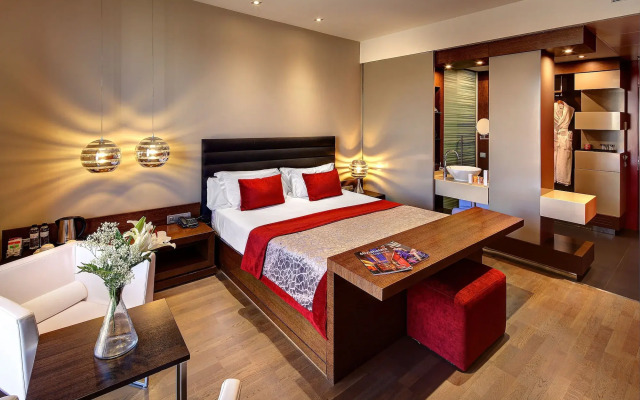 Olivia Plaza Hotel