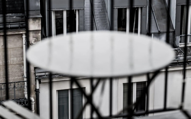 Monsieur George Hotel & Spa – Champs Elysées