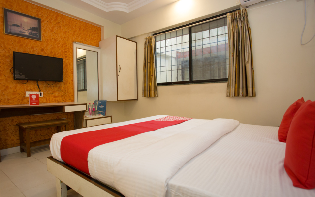 OYO 11601 Hotel Karishma