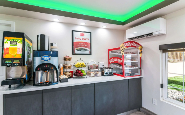 Econo Lodge Hesperia - Victorville I-15