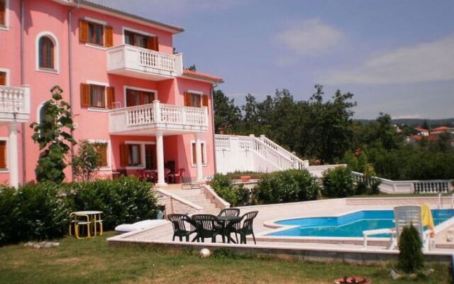 Attractive Villa Antonio Apartment in Opatija Near ?rnikovica Beach