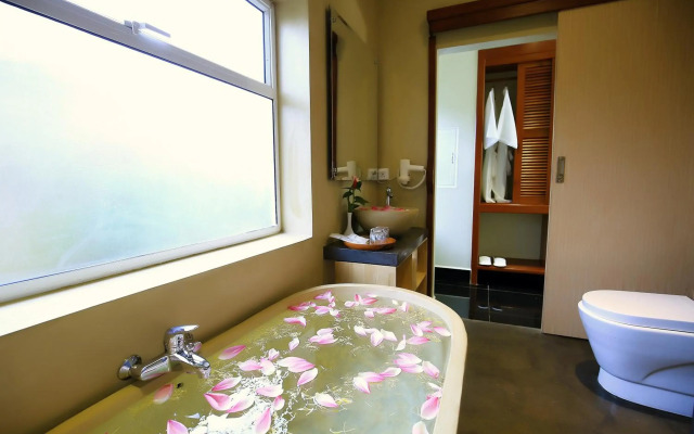 Chheng Residence