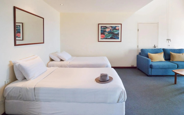 Beach Hotel Resort