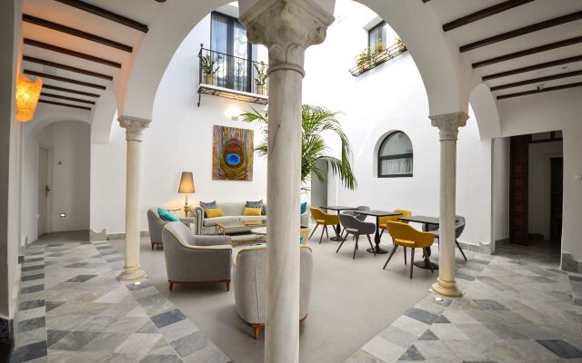 Legado Alcázar Hotel