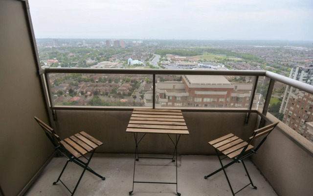 Maplewood Suites - Square One