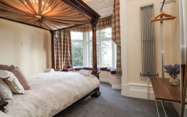 Plas Y Bryn Manor Hotel