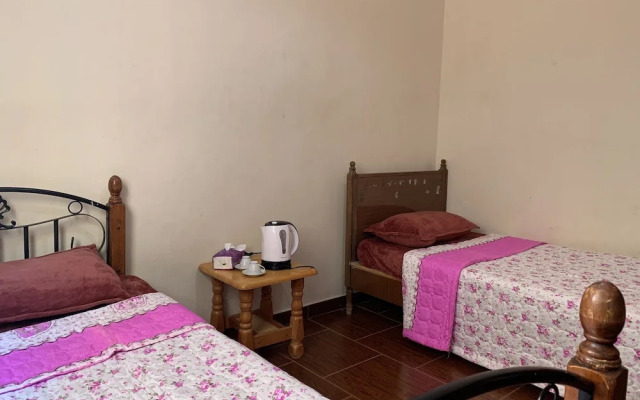 Room17 Youth Hostel