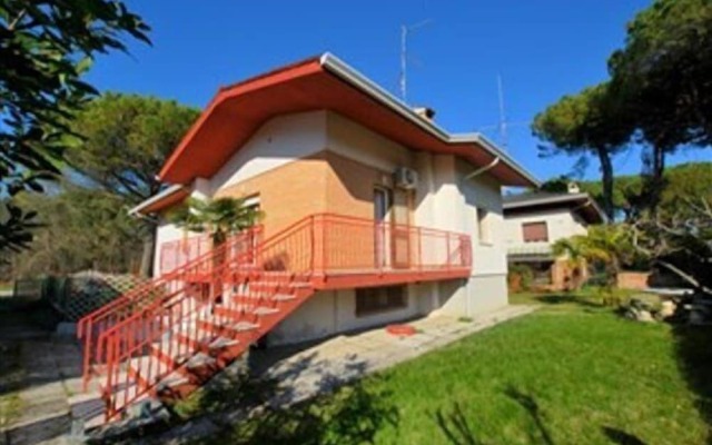 Villa a Lignano Riviera with air conditioning
