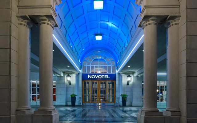 Novotel Toronto Centre
