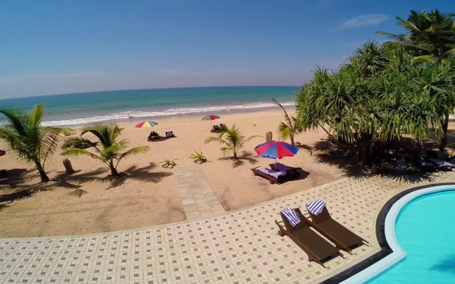 Whispering Palms Hotel