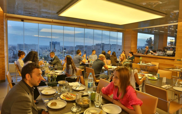 ALQasr Metropole Hotel