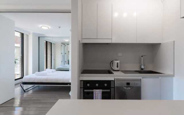 New Modern Apartment in Central Location