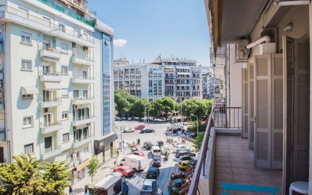 Danae Apt by halu! Apartments