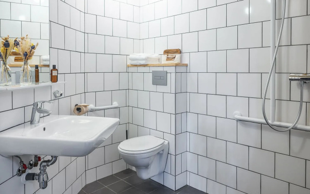 Eklo Hotels Paris Roissy CDG Airport