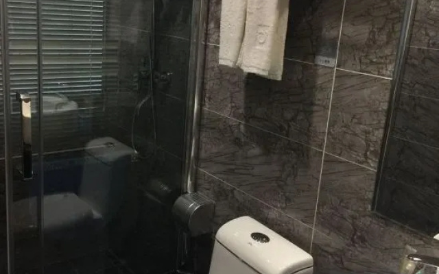 Zhishang Premium Hotel (Dongguan Chang'an Town Fuhai Road Branch) – Bathroom – Dongguan