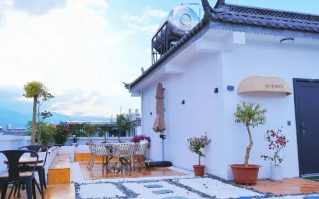 Meet Lihaihouse Homestay
