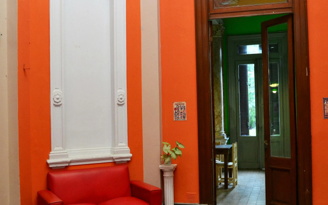 Retro Art Hostel