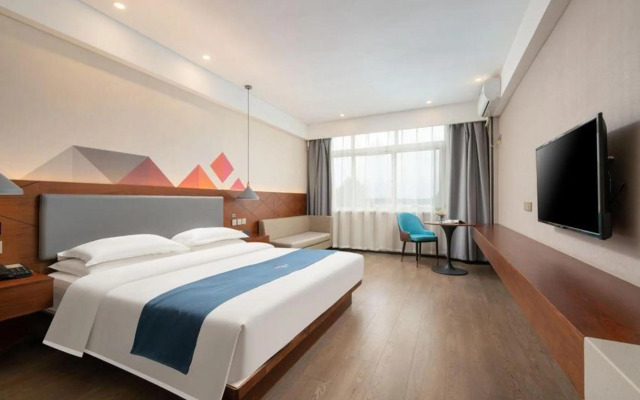 Borrman Hotel  (Yankuang Donghua Branch, West Outer Ring Road, Zoucheng)