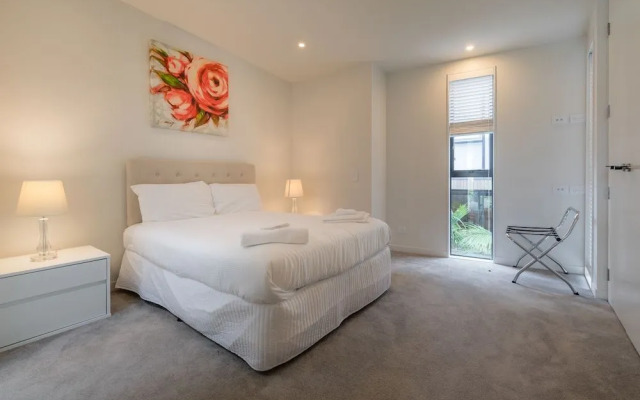 Private 3 Bedroom with Ensuite Bathrooms