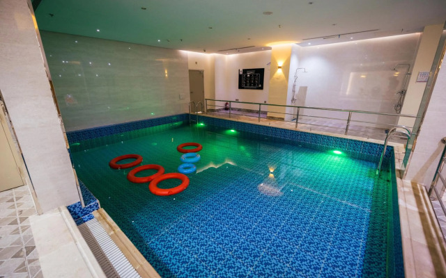 Mirnian Hotel