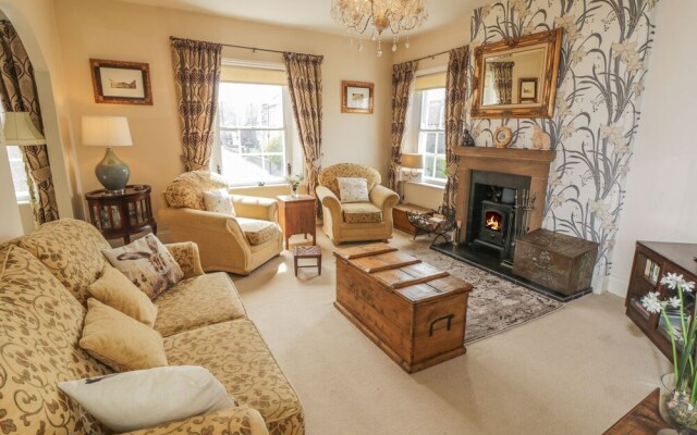 Apartment 7, Sneaton Hall