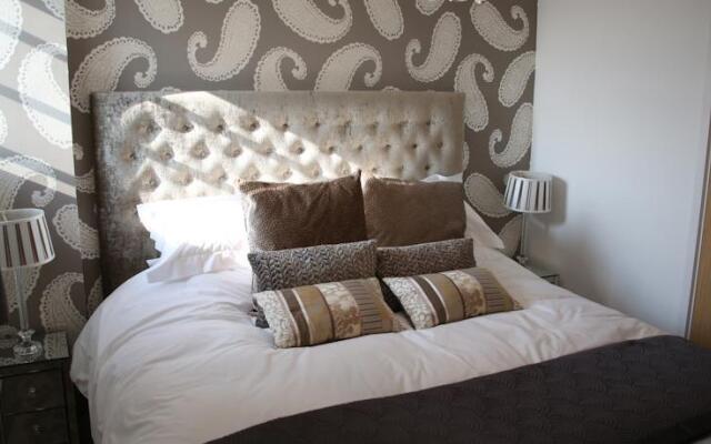 Quays Apartment