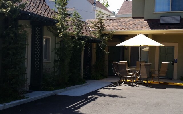 Marin Lodge