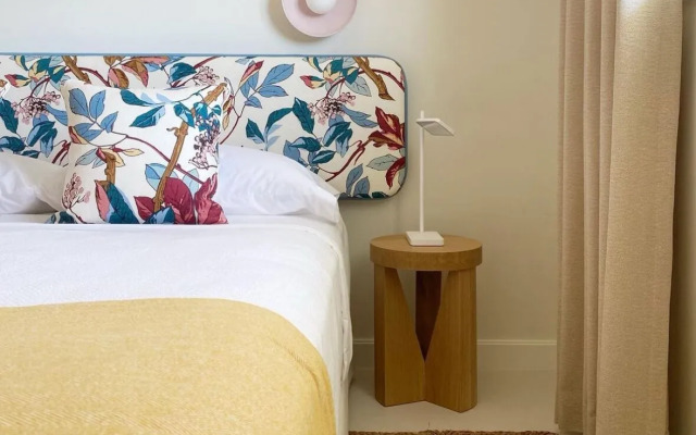 Silver Sands Motel & Beach Bungalows