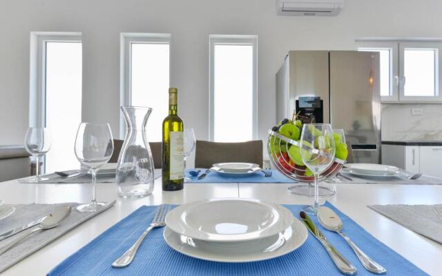 Luxury villa with pool near the beach 2