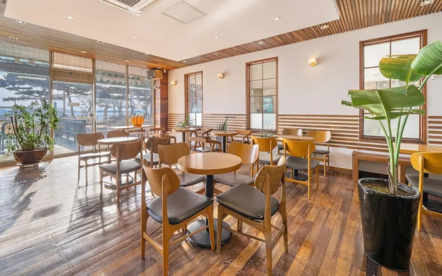 Ganghwa Hi Mom Kids Family Pension Black