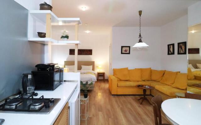 Wehost Heart Of Tbilisi Studio