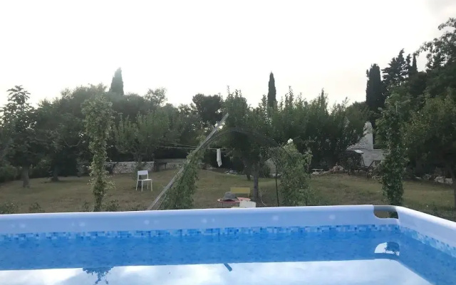 Ecletic garden trullo for 4 near Alberobello