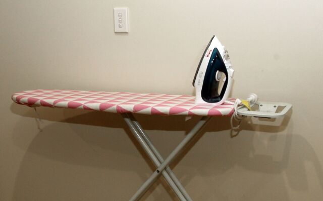 Adelaide Cbd Apartment - 3Br, 2Bath & Carpark