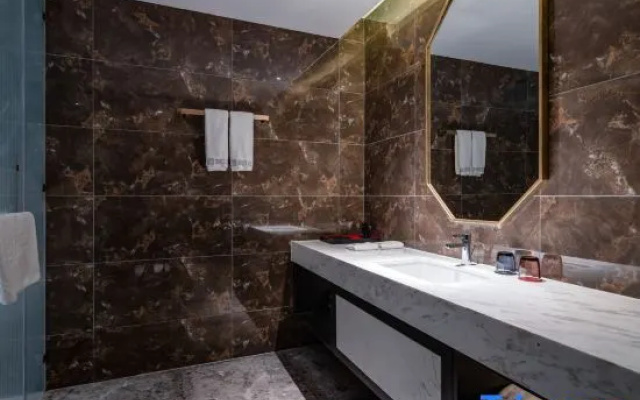 Happy Chain Hotel (Huainan Stadium Zhenxuan)